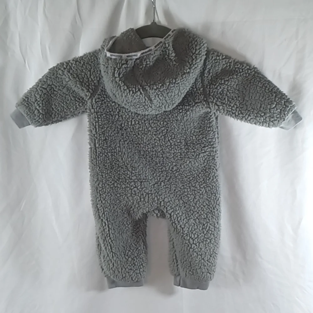 Boys  Reebok outerwear size 3-6 months - Picture 2 of 2